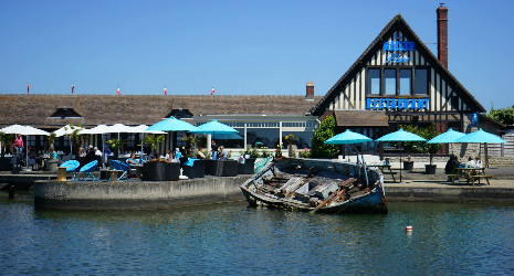 Image La Maison Bleue - Restopolitan - Offre : Entrée + Plat au choix à la Carte (hors Menu et hors Fruits de mer)